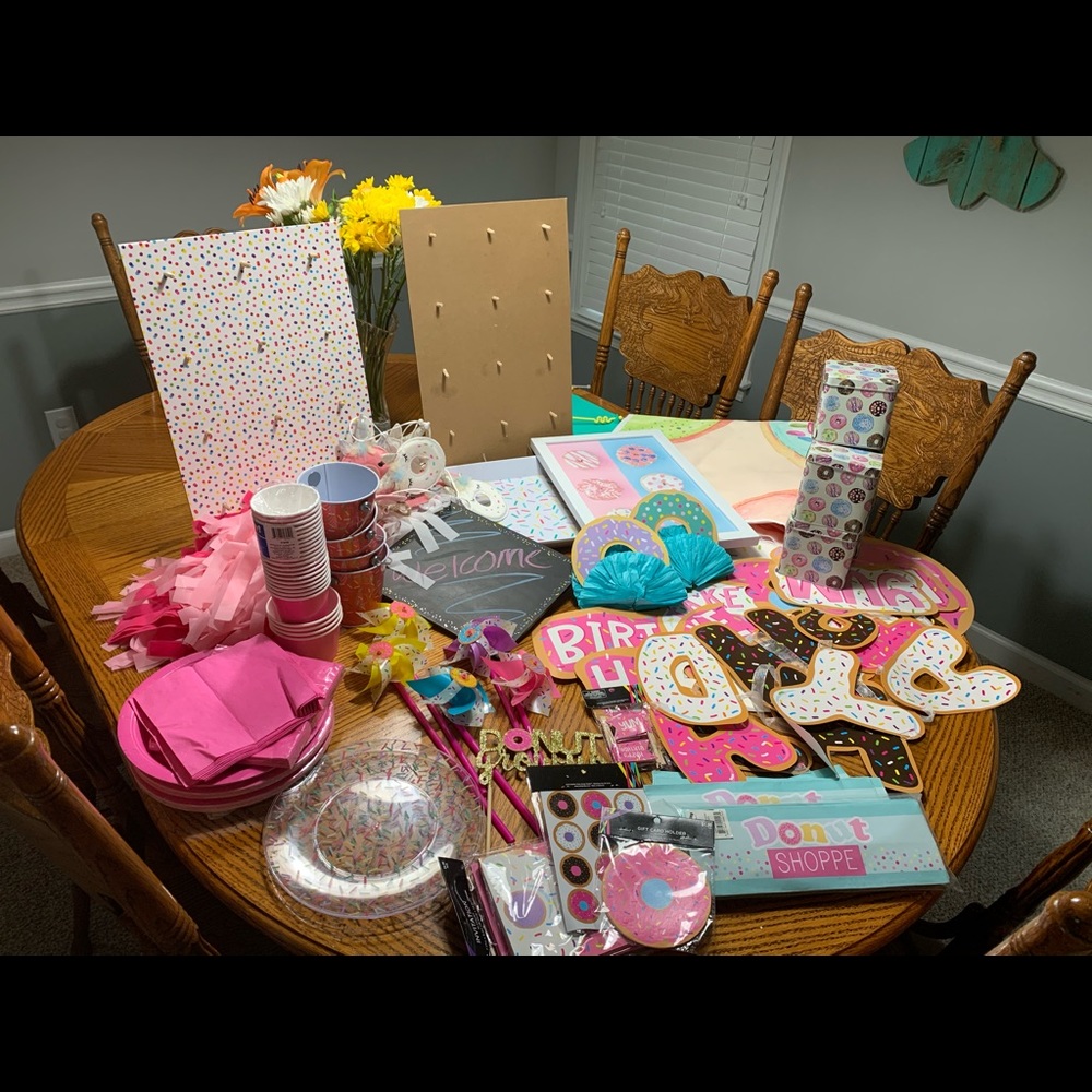 Donut grow up decor lot with outfit